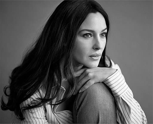 https://commons.wikimedia.org/wiki/File:Monica_Bellucci_by_Eric_Nehr.jpg